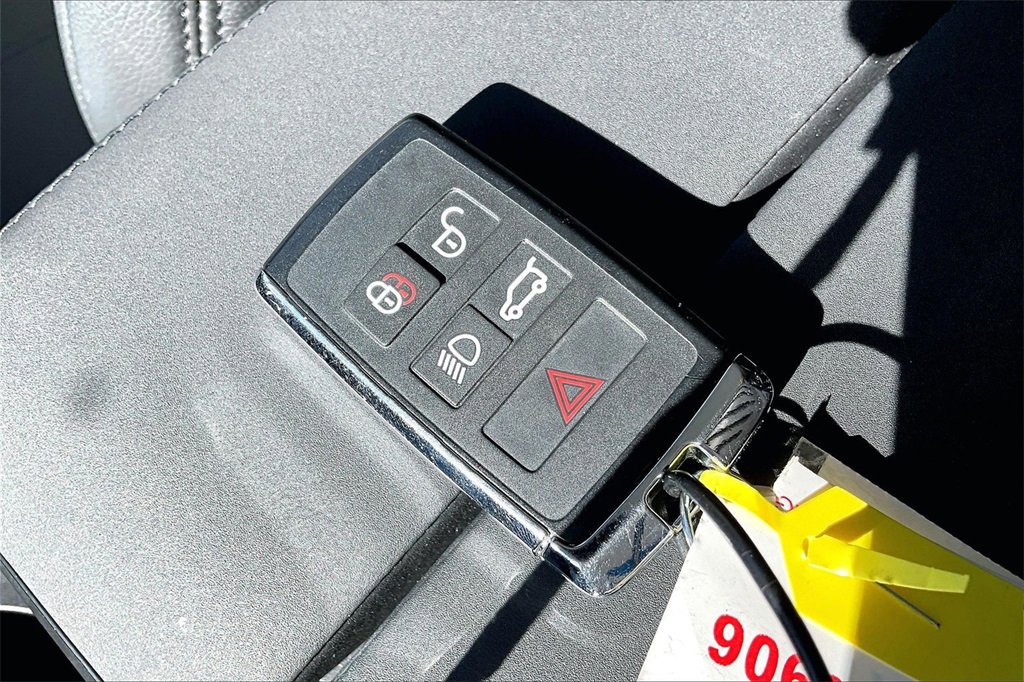 Used 2024 Land Rover Range Rover Velar S image 12