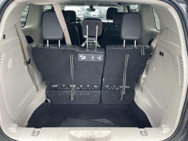 Used 2020 Chrysler Pacifica Touring-L FWD image 14