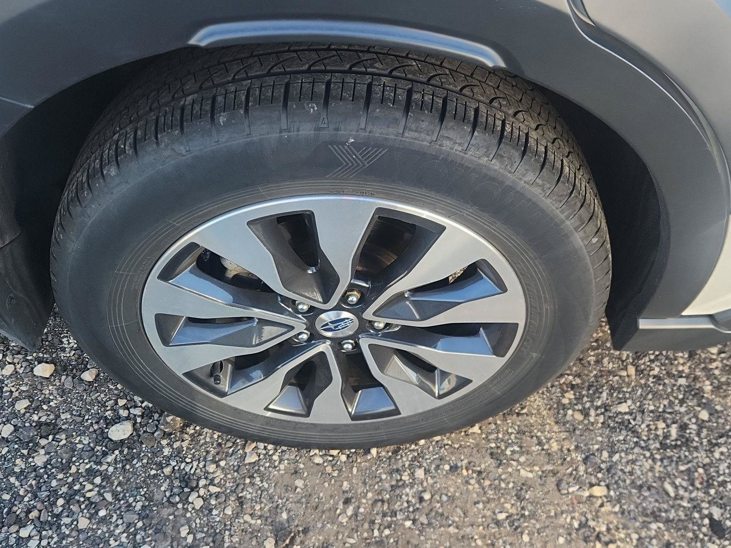 Used 2024 Subaru Outback Touring AWD/4WD image 3