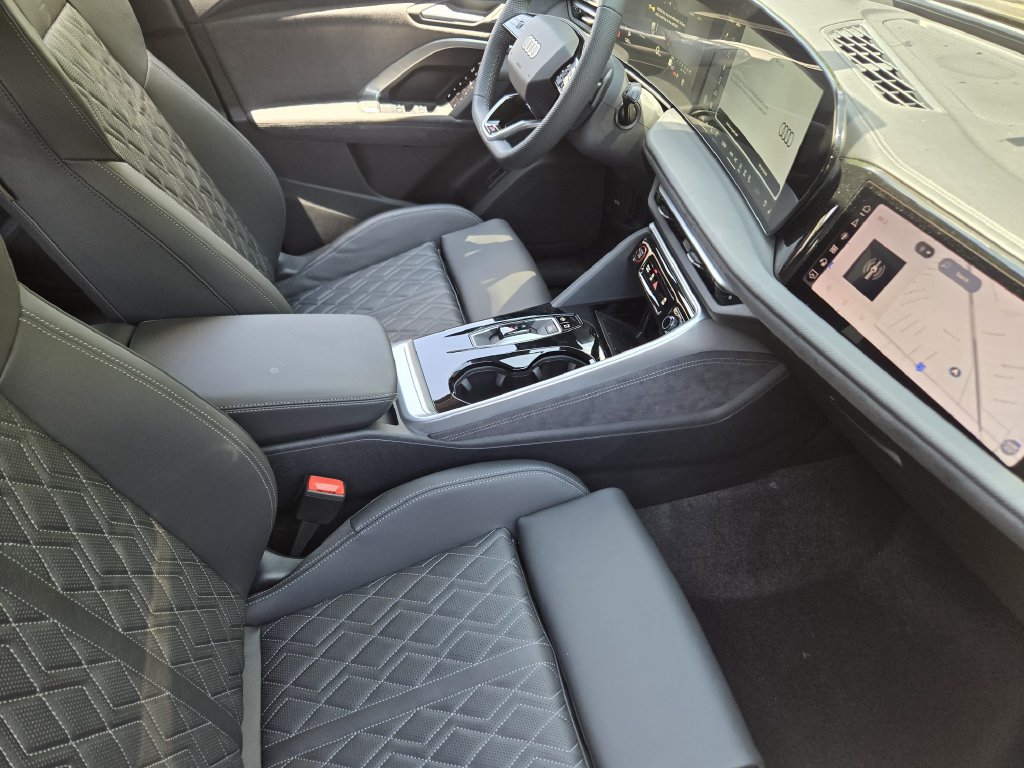 New 2026 Audi SQ5 Prestige AWD/4WD image 17