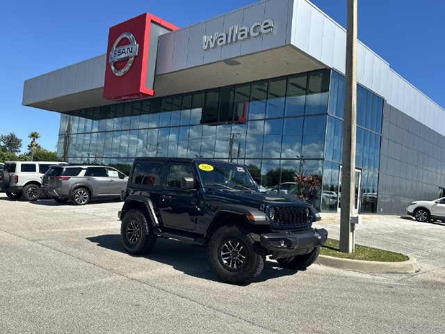 Used 2025 Jeep Wrangler Sport AWD/4WD image 1