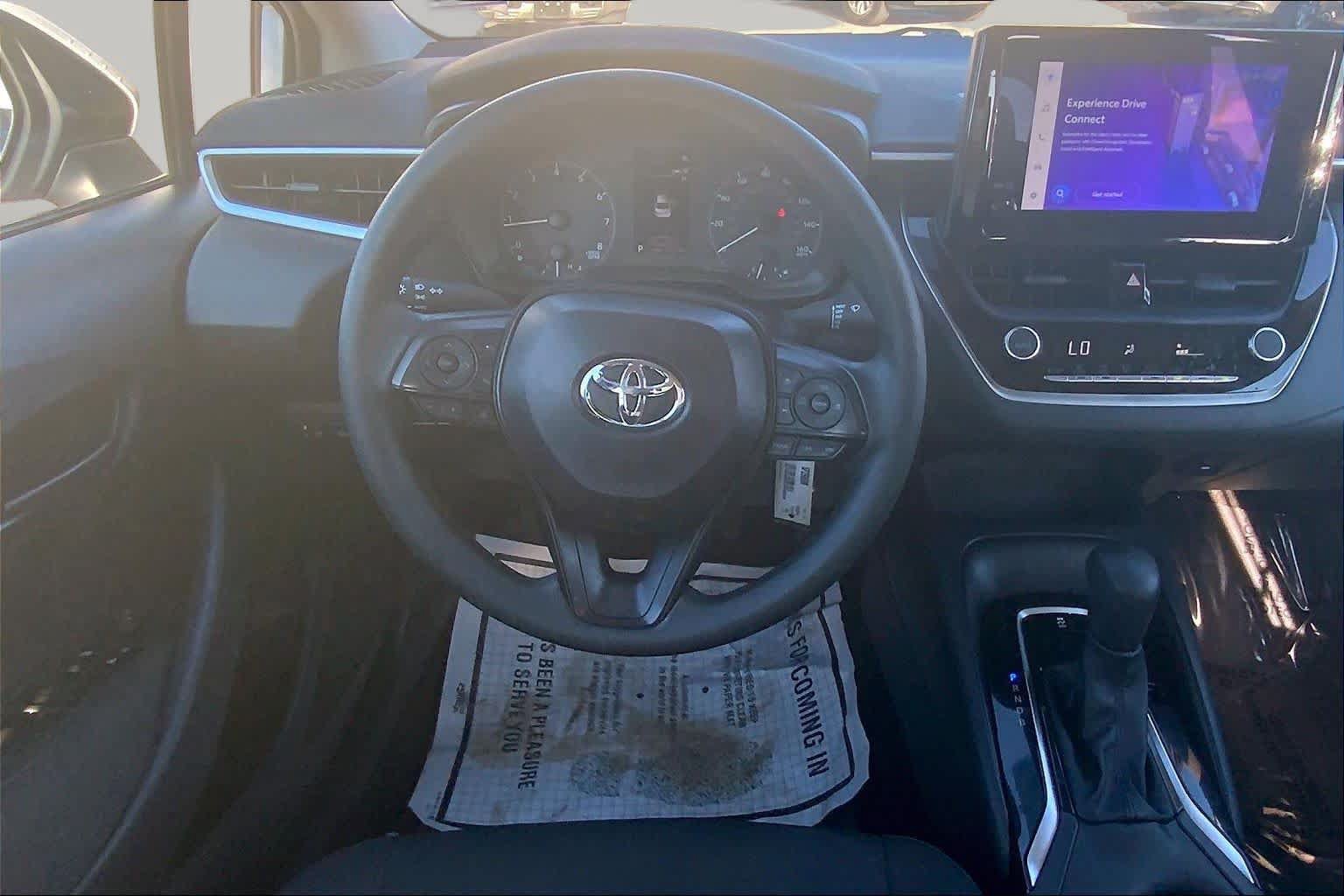 Used 2025 Toyota Corolla LE FWD image 6