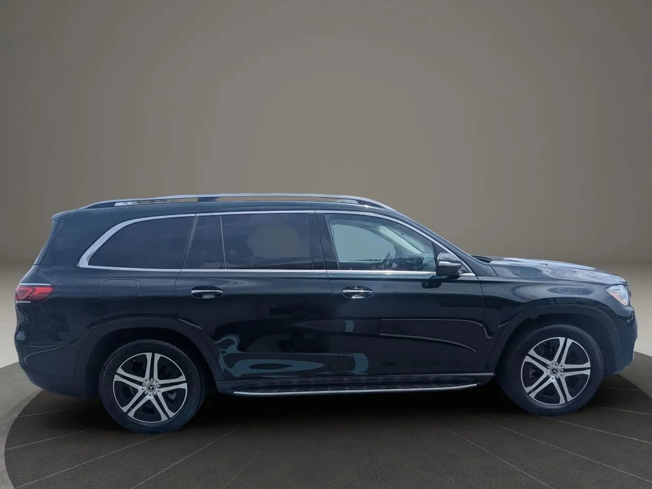 Used 2022 Mercedes-Benz GLS 450 4MATIC image 3