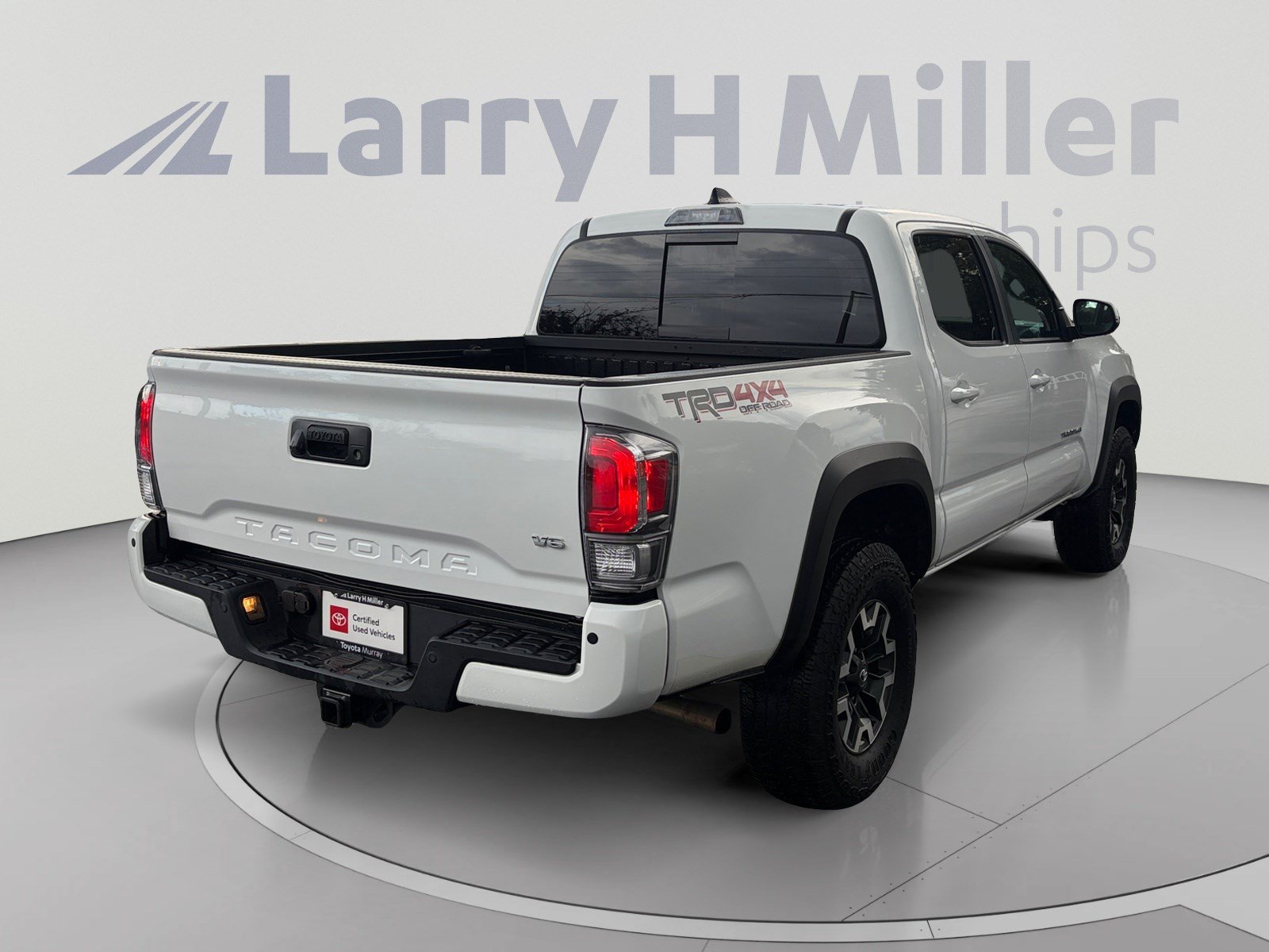 Used 2023 Toyota Tacoma TRD Off-Road w/ Technology Package AWD/4WD image 5