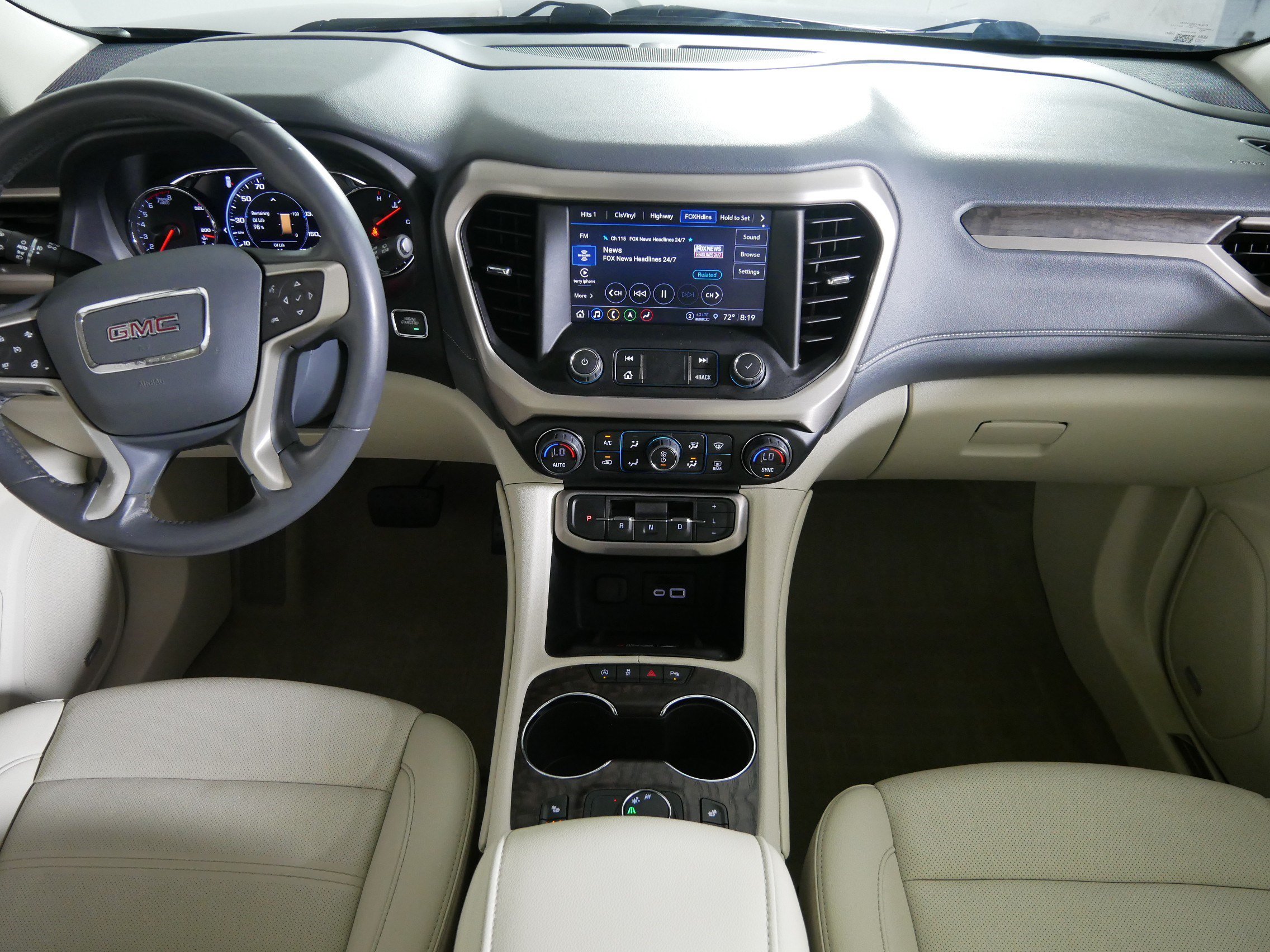 Used 2022 GMC Acadia Denali w/ Denali Ultimate Package FWD image 10
