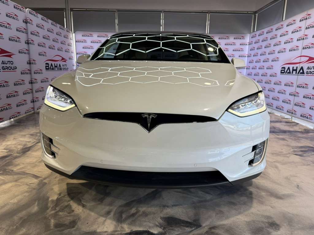 Used 2017 Tesla Model X 75D AWD/4WD image 3