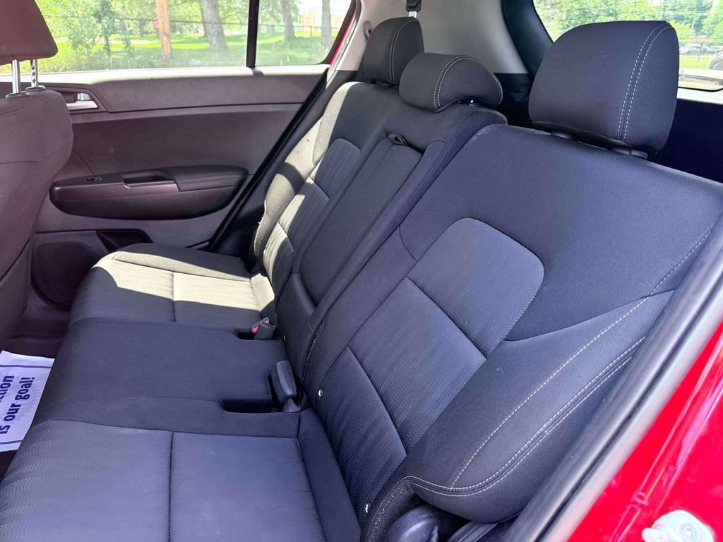 Used 2021 Kia Sportage LX AWD/4WD image 12