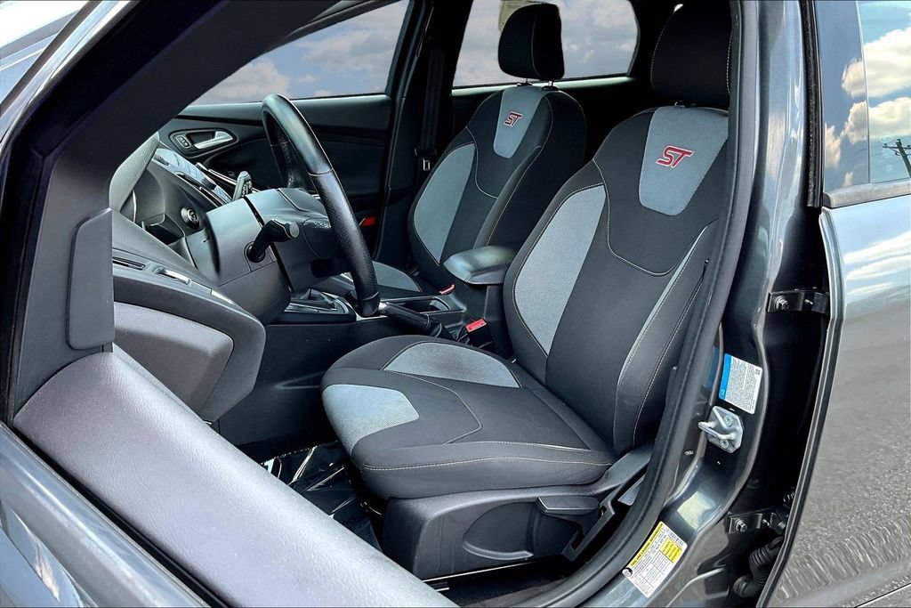 Used 2017 Ford Focus ST FWD image 22