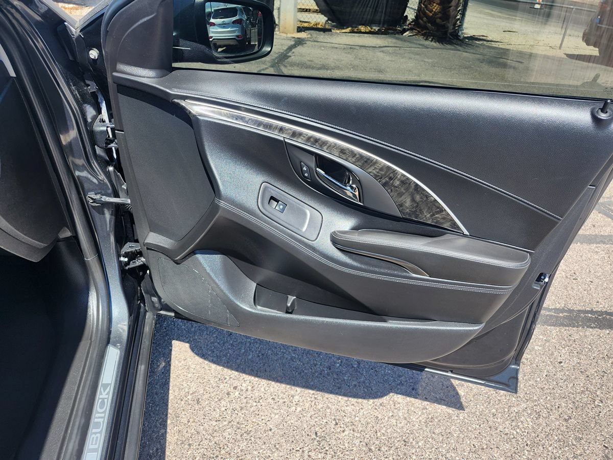 Used 2015 Buick LaCrosse Leather FWD image 18