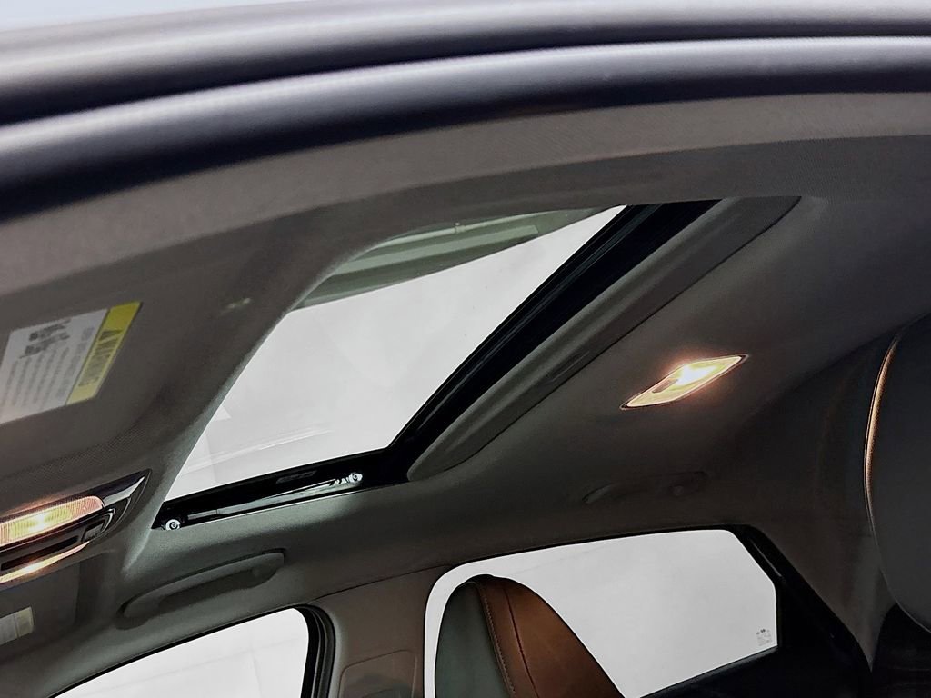 Used 2024 Hyundai Elantra Limited image 18