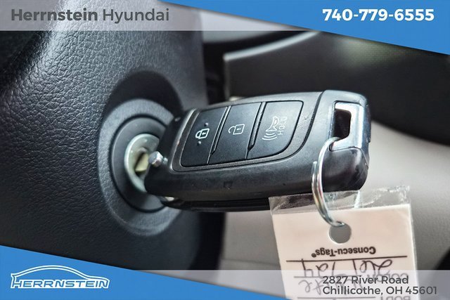 Used 2023 Hyundai Venue SEL image 19