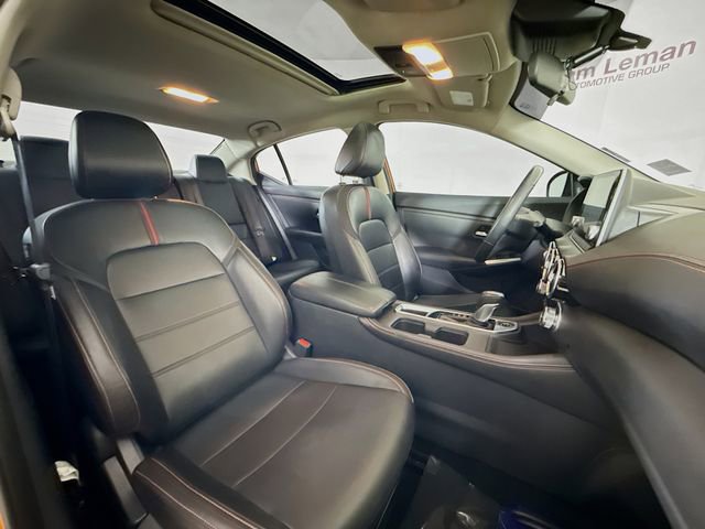 Used 2022 Nissan Sentra SR w/ SR Premium Package image 29