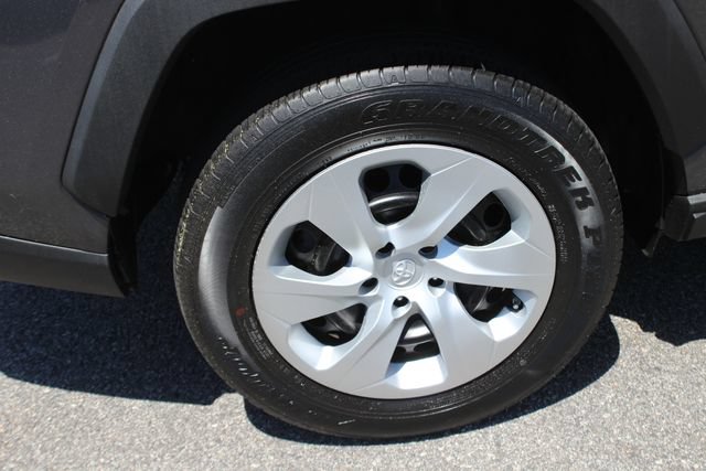 Used 2024 Toyota RAV4 LE AWD/4WD image 36