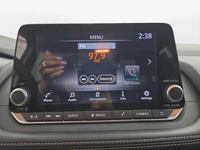 Used 2025 Nissan Rogue S AWD/4WD image 22