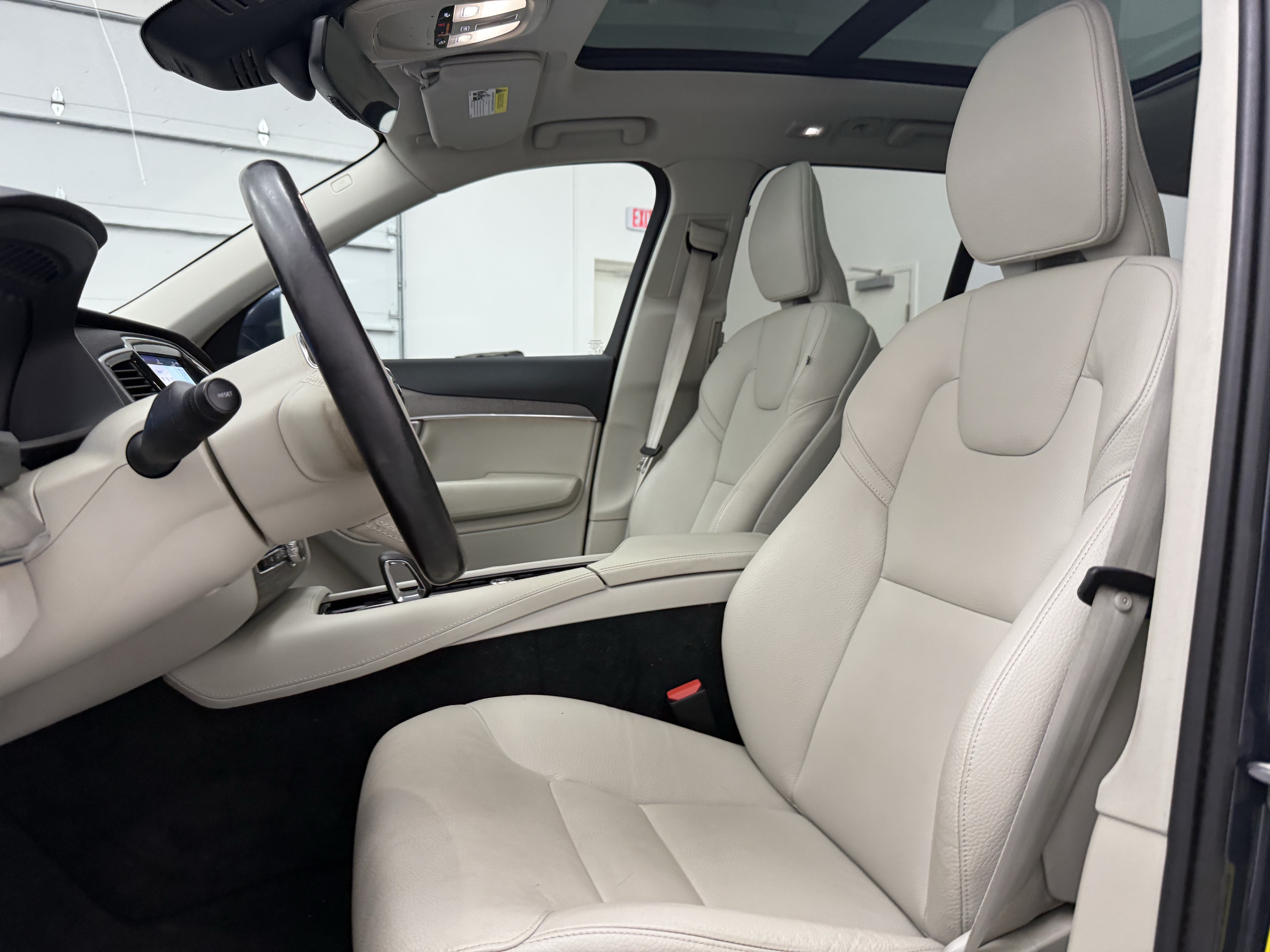Certified 2023 Volvo XC90 B6 Plus w/ Protection Package Premier AWD/4WD image 13