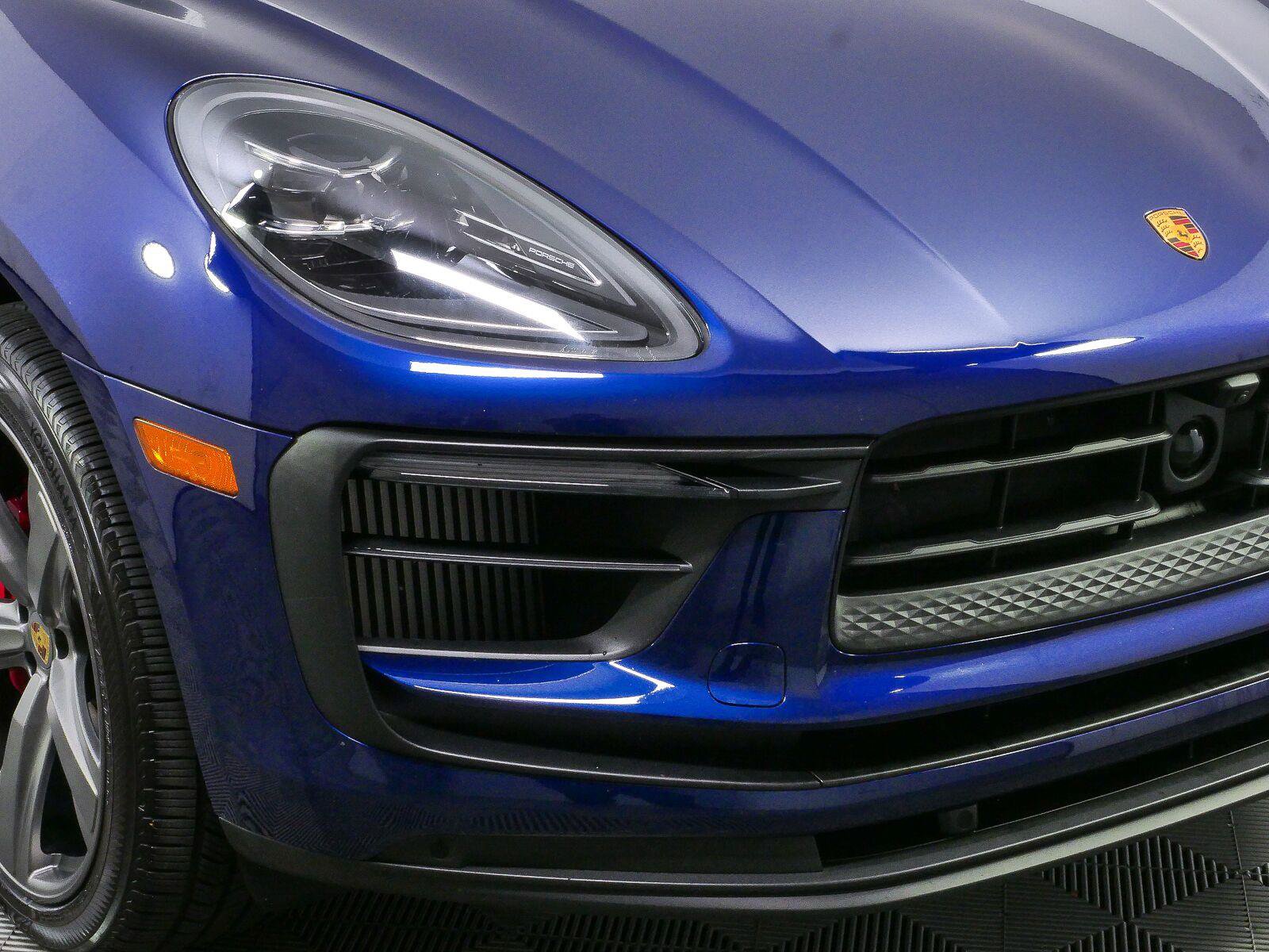 Certified 2023 Porsche Macan S AWD/4WD image 36