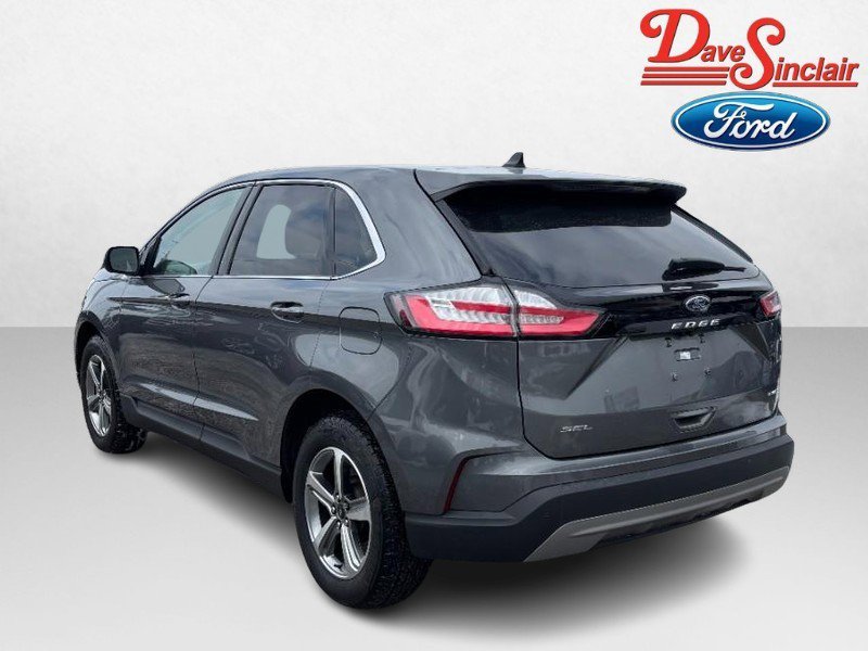 Used 2024 Ford Edge SEL w/ Convenience Package image 9