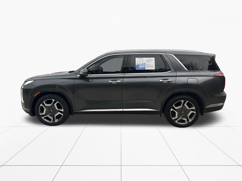 Used 2023 Hyundai Palisade Limited w/ Winter Package image 5
