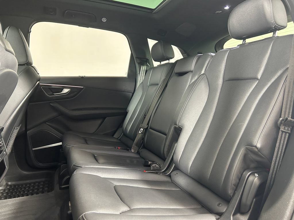 Used 2025 Audi Q7 3.0T Premium Plus AWD/4WD image 28