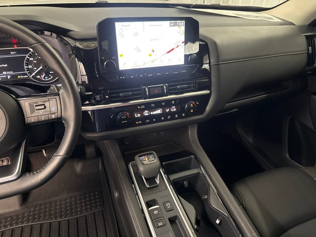 Used 2025 Nissan Pathfinder SL w/ Black Appearance Package FWD image 34