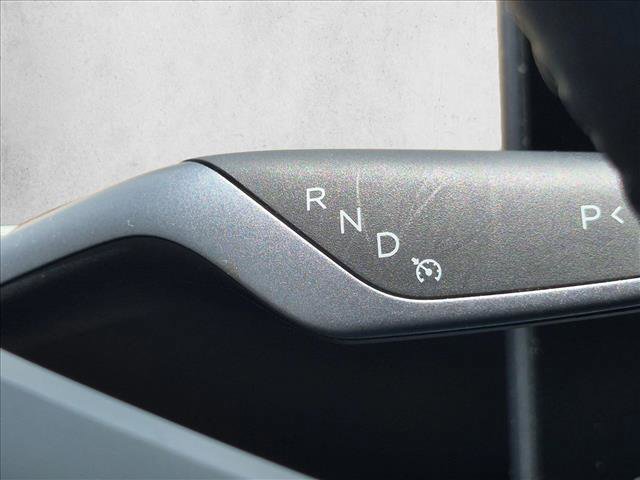 Used 2025 Tesla Model Y Long Range AWD/4WD image 10
