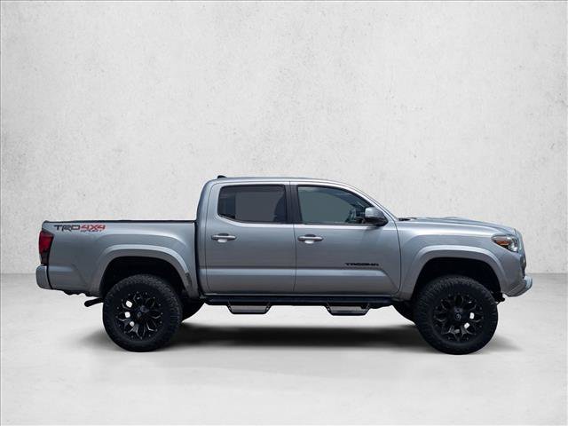Used 2019 Toyota Tacoma TRD Sport AWD/4WD image 4