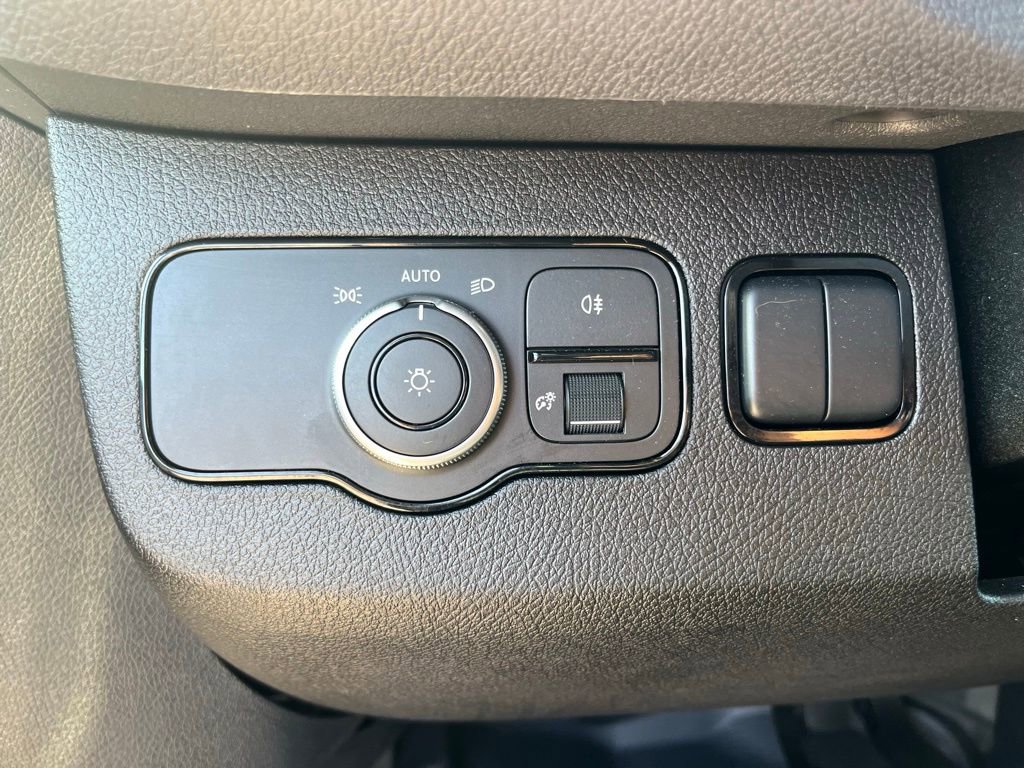 Used 2024 Mercedes-Benz Sprinter 2500 image 22