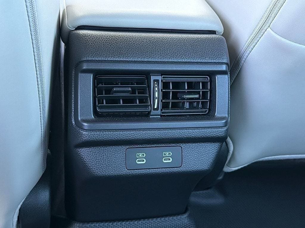 Used 2024 Honda Accord EX-L image 10