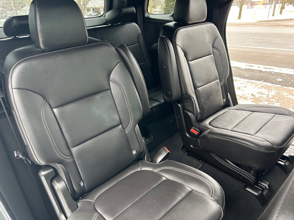 Used 2023 Chevrolet Traverse LT image 29