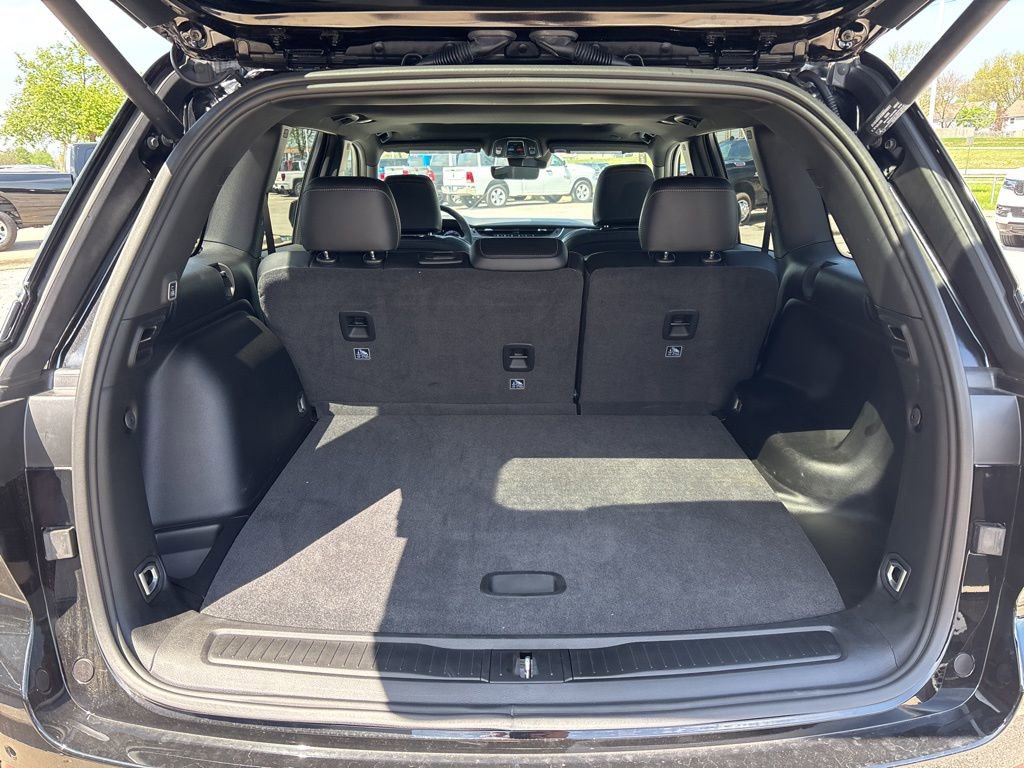 New 2025 Jeep Grand Cherokee Altitude AWD/4WD image 4