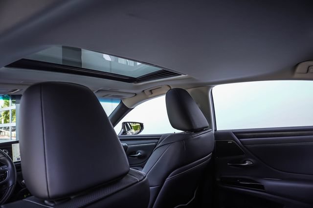 Certified 2025 Lexus ES 300h w/ Luxury Package FWD image 20