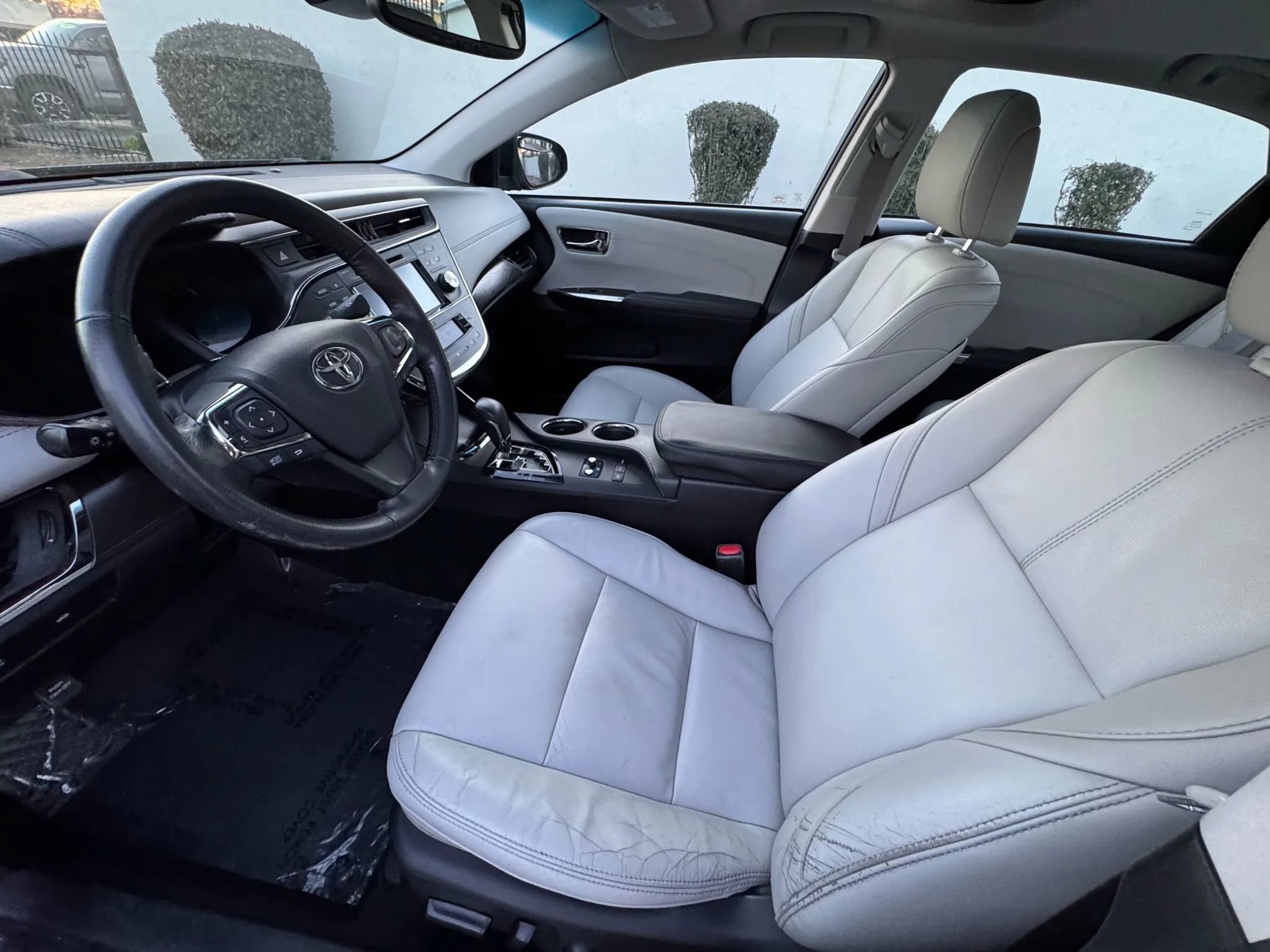 Used 2018 Toyota Avalon XLE Plus w/ Carpet Mat Package FWD image 10