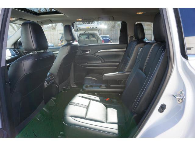 Certified 2018 Toyota Highlander SE image 17