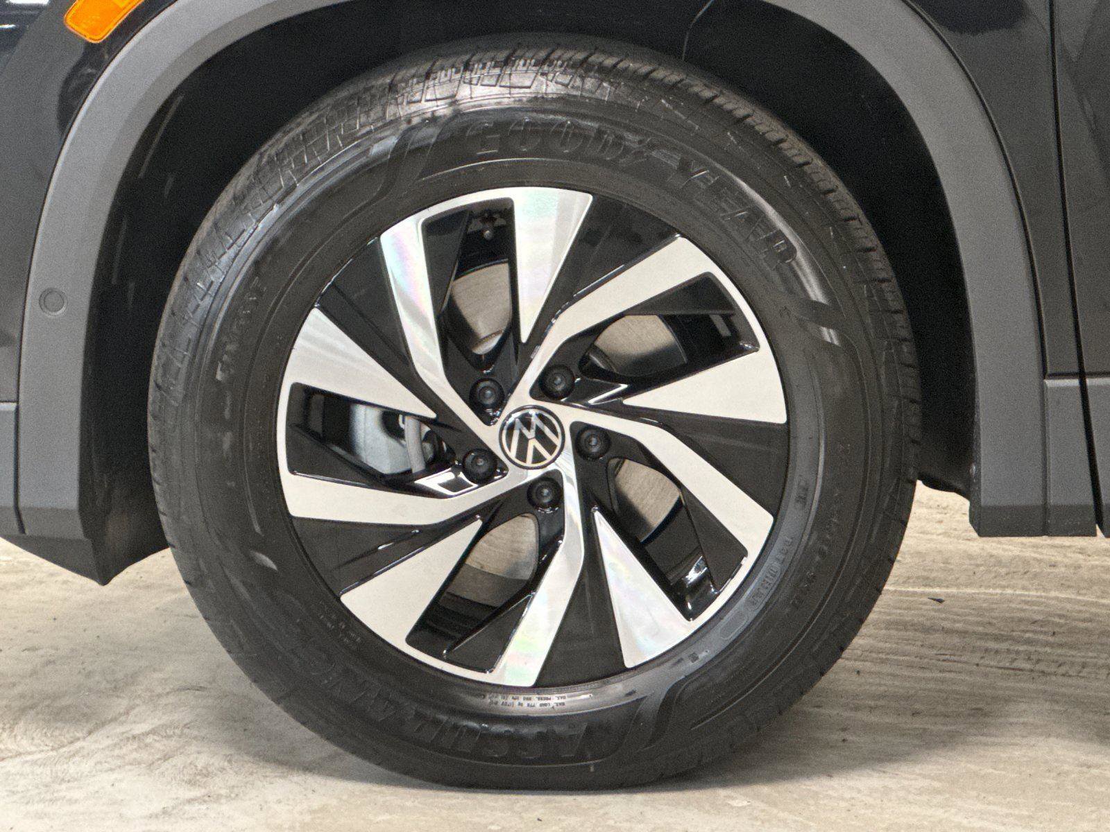 New 2026 Volkswagen Tiguan S FWD image 24