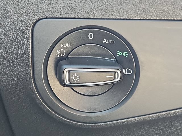 Used 2019 Volkswagen Tiguan SEL AWD/4WD image 24