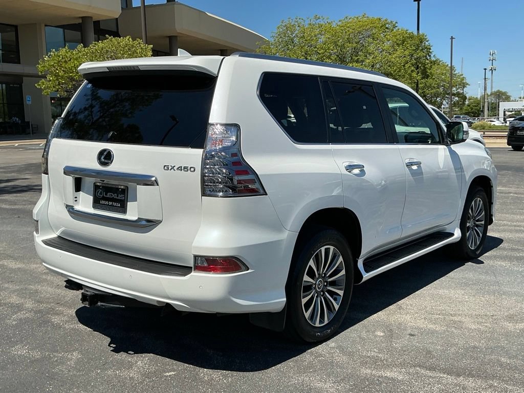 Used 2020 Lexus GX 460 Luxury w/ Accessory Package AWD/4WD image 3