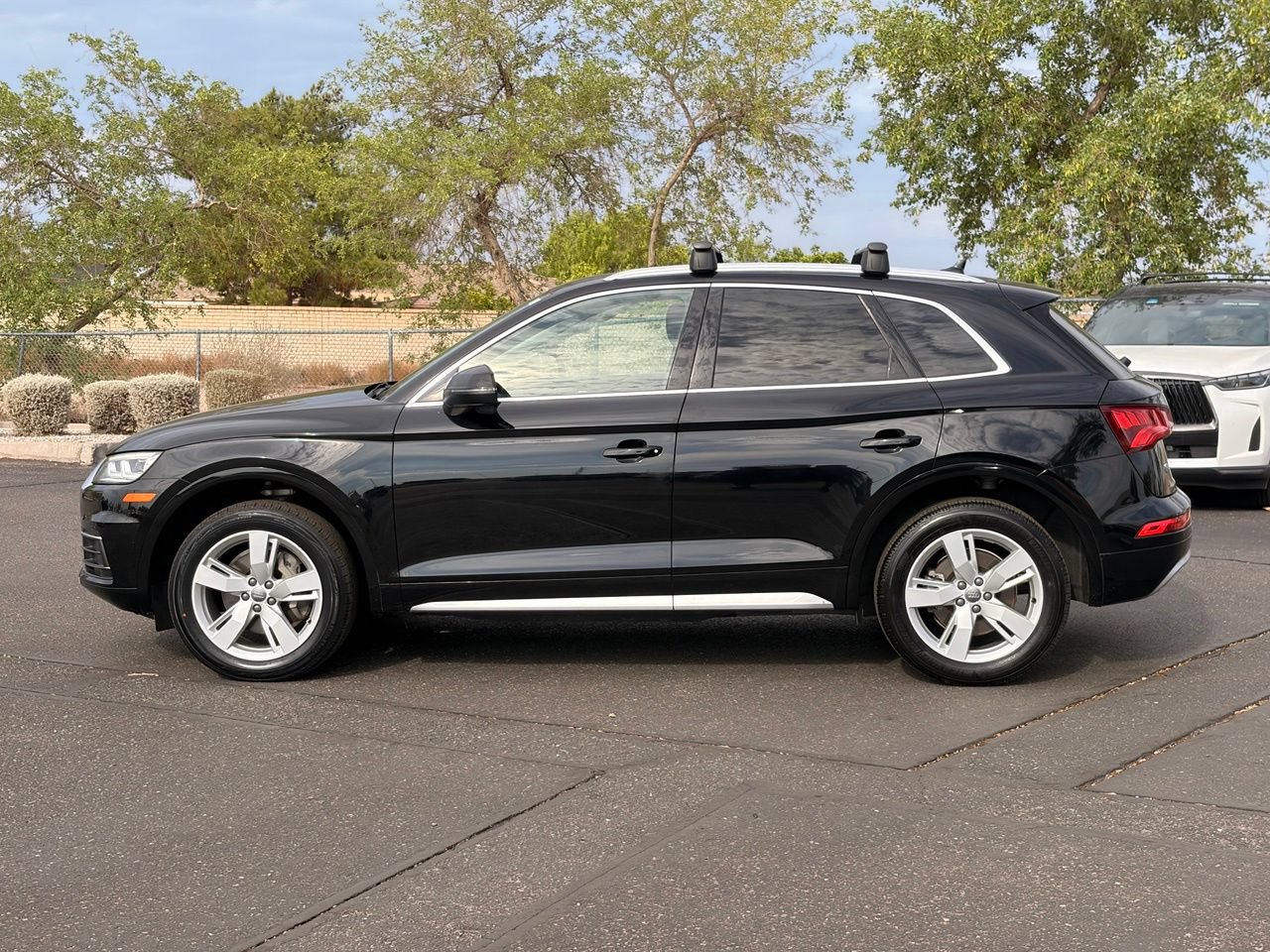 Used 2018 Audi Q5 2.0T Premium Plus w/ Premium Plus Package AWD/4WD image 3