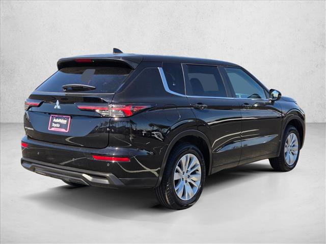 Used 2025 Mitsubishi Outlander ES AWD/4WD image 5