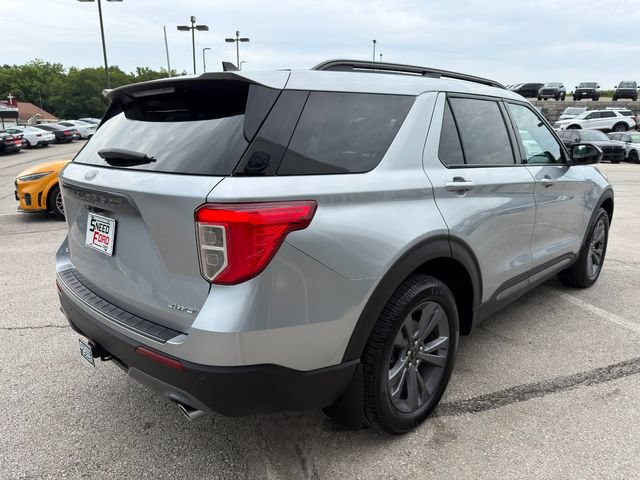 Used 2023 Ford Explorer XLT w/ Equipment Group 202A AWD/4WD image 7