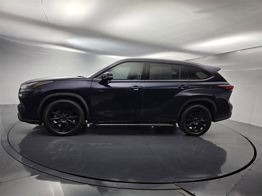 Used 2022 Toyota Highlander XLE image 6