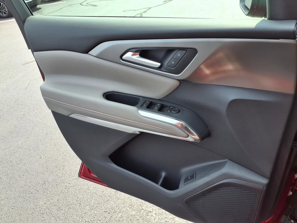 New 2026 Chevrolet Traverse LT w/ LPO, Floor Liner Package image 16