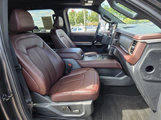 Used 2024 Ford Expedition Limited RWD image 34