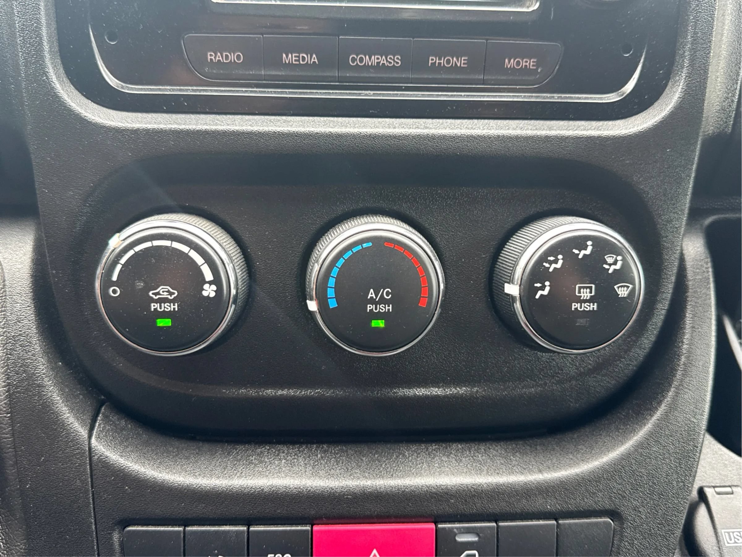 Used 2017 RAM ProMaster 2500 w/ Premium Appearance Group FWD image 29
