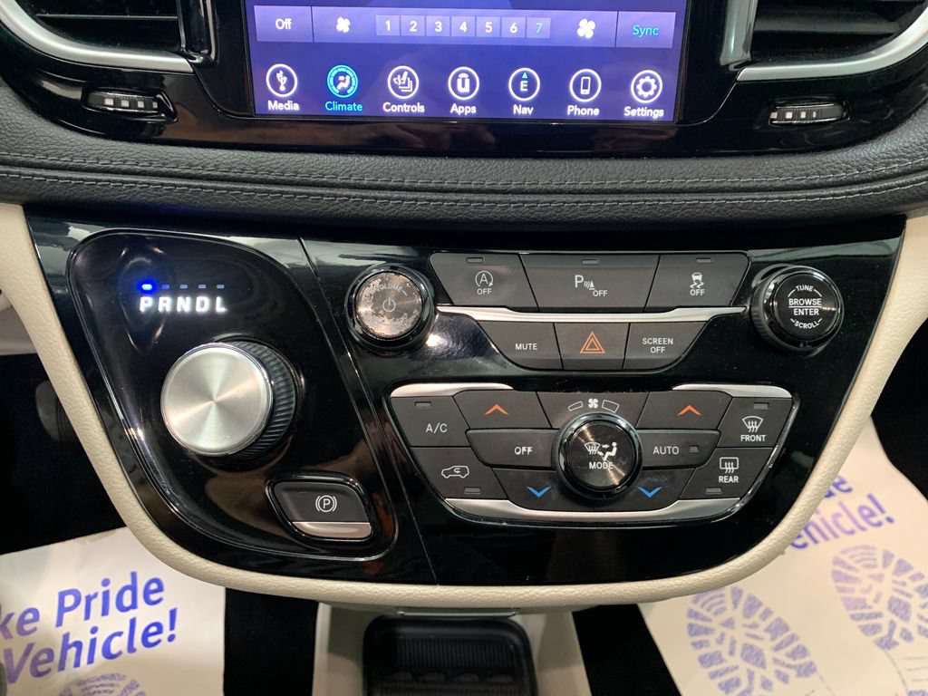 Used 2019 Chrysler Pacifica Limited FWD image 12