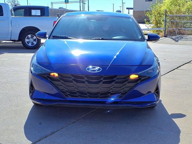 Used 2023 Hyundai Elantra SEL w/ Winter Weather Package FWD image 2