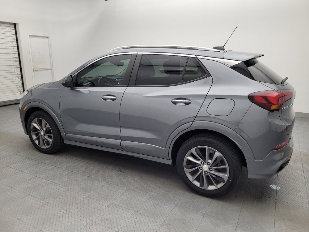 Used 2022 Buick Encore GX Select w/ Sport Touring Package FWD image 3