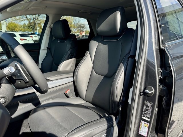 Used 2024 Genesis GV70 2.5T w/ Select Package image 14