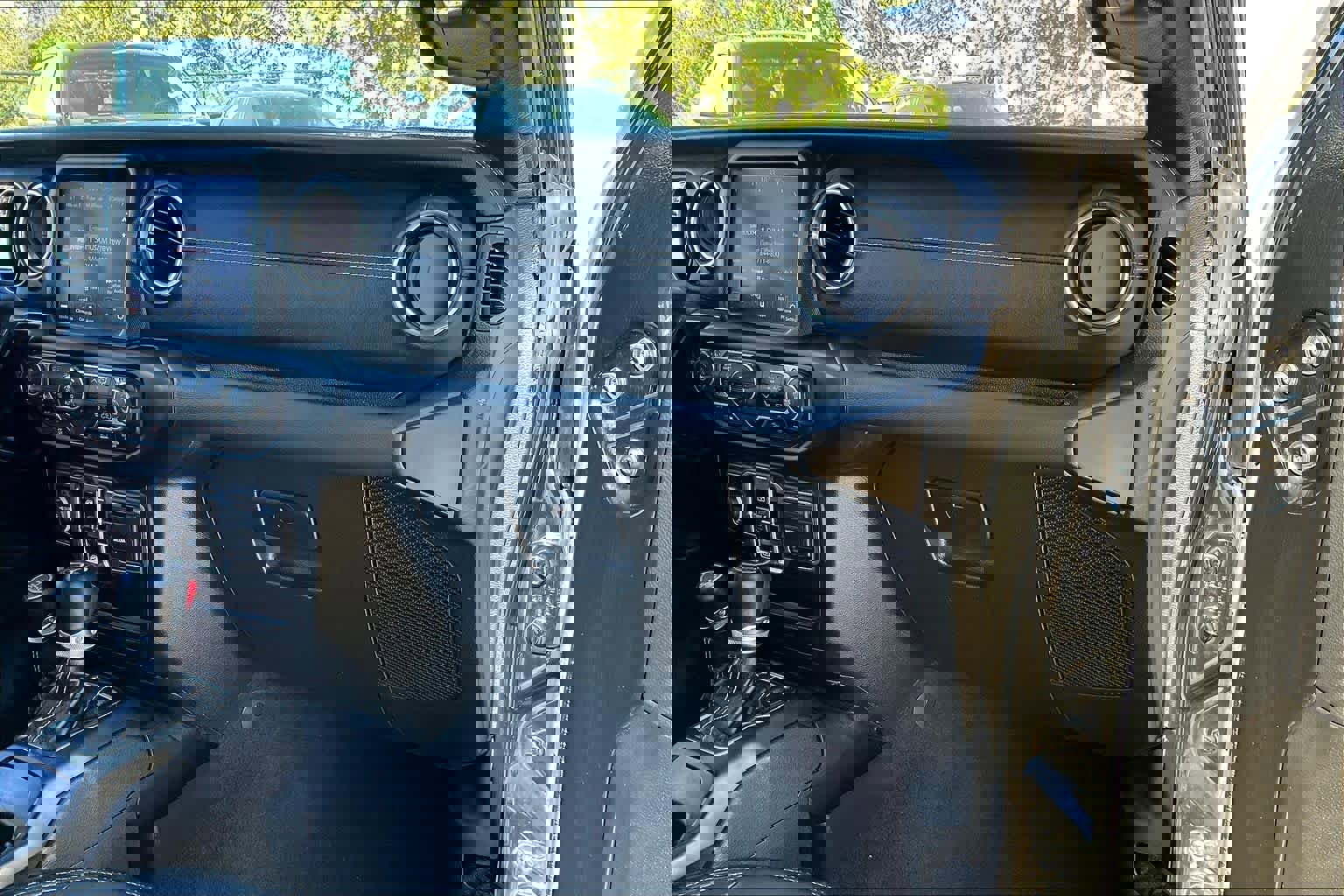 Used 2022 Jeep Wrangler Unlimited Sahara w/ Cold Weather Group image 32