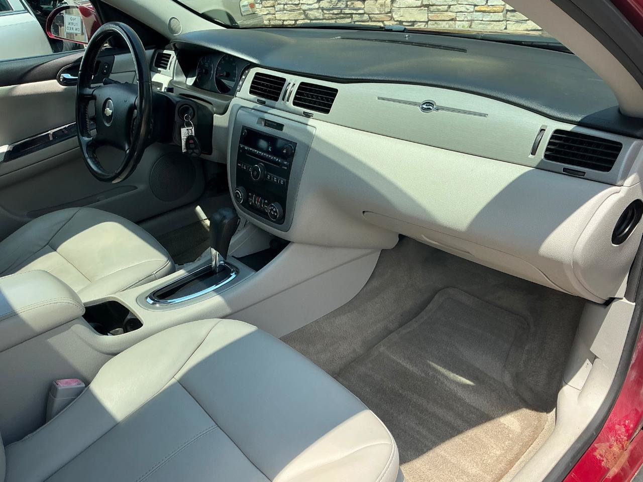 Used 2008 Chevrolet Impala LT w/ Luxury Edition Package FWD image 9