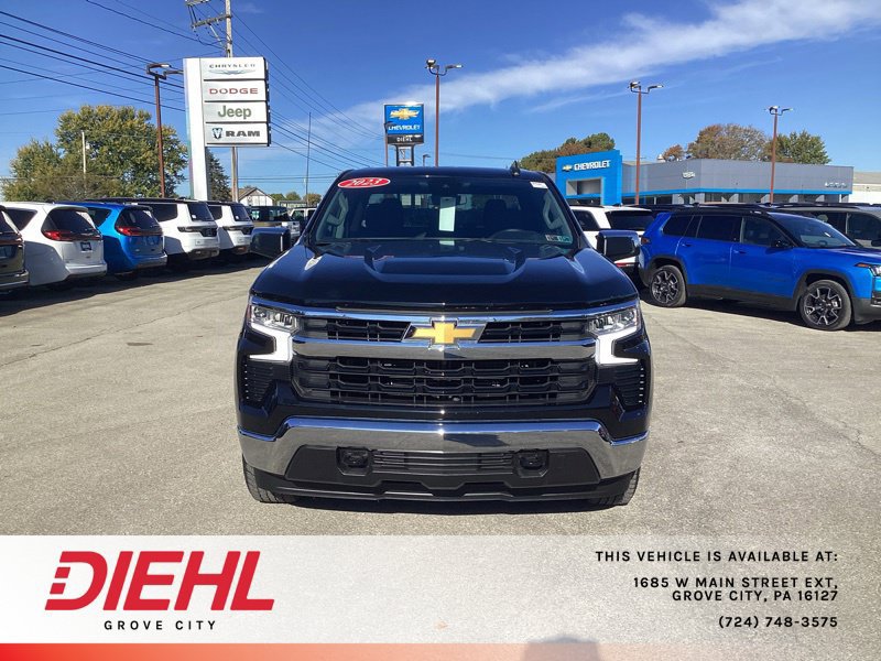 Used 2023 Chevrolet Silverado 1500 LT AWD/4WD image 2